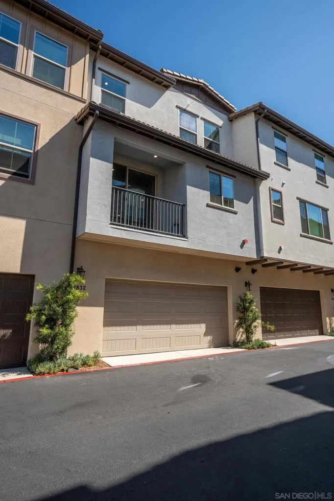 1832 Mesquite Way Oceanside, CA 92056
