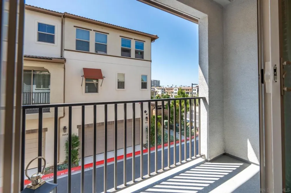1832 Mesquite Way Oceanside, CA 92056