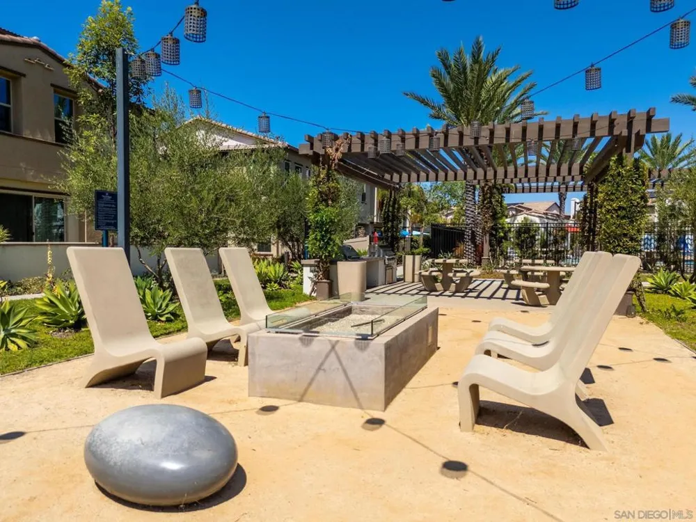 1832 Mesquite Way Oceanside, CA 92056
