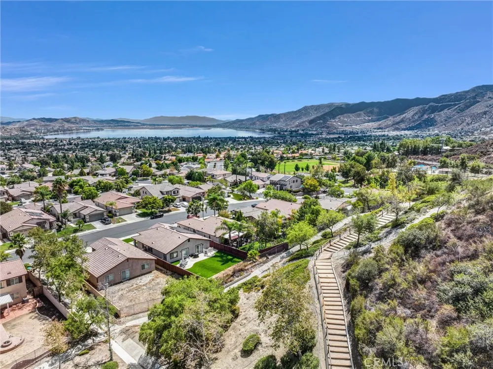 29204 Sunswept dr Lake Elsinore, CA 92530