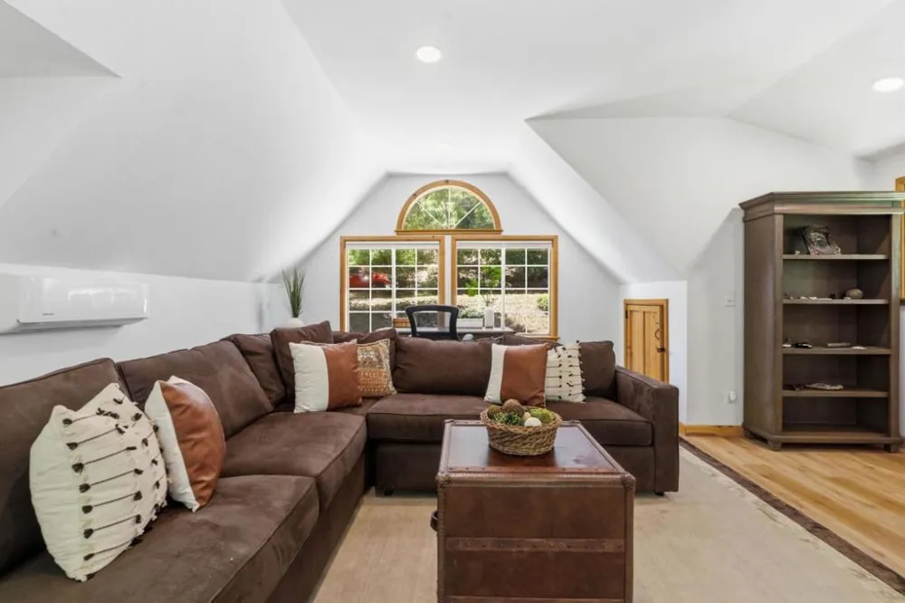 220 Miracle Lane Santa Cruz, CA 95060