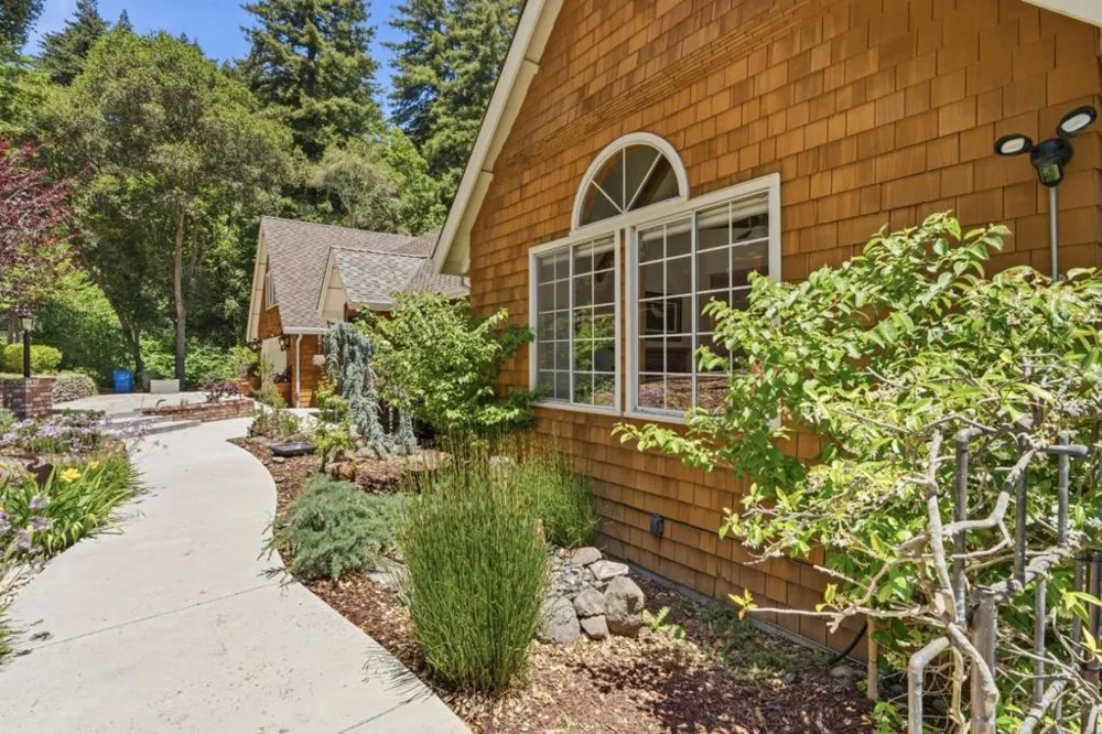 220 Miracle Lane Santa Cruz, CA 95060