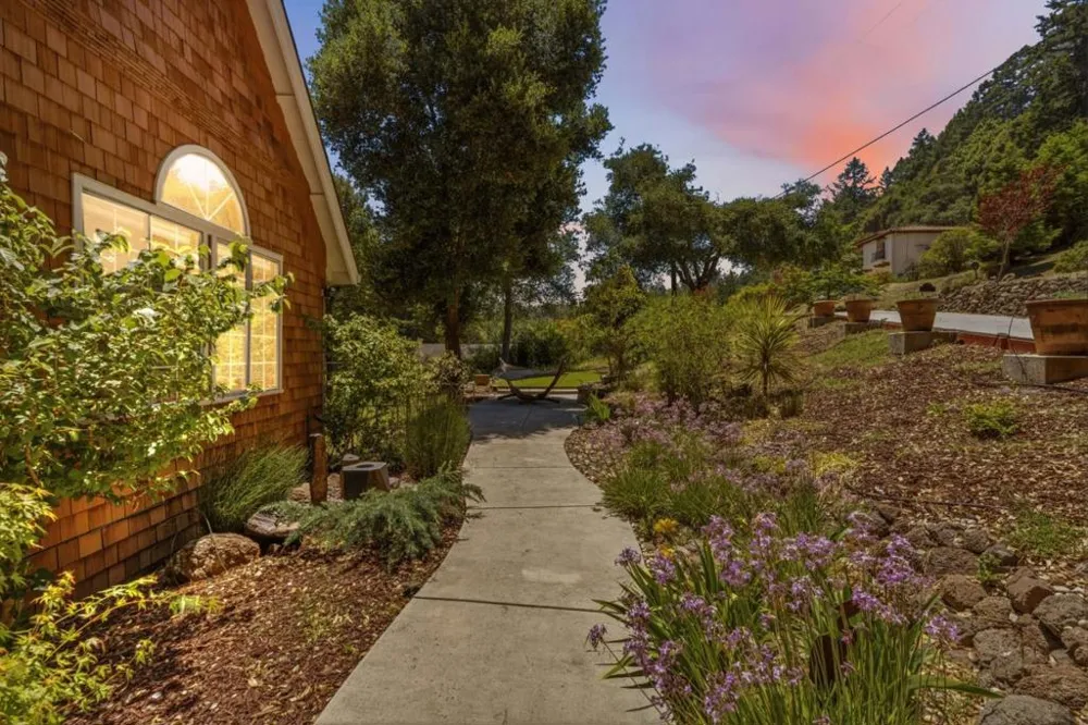 220 Miracle Lane Santa Cruz, CA 95060