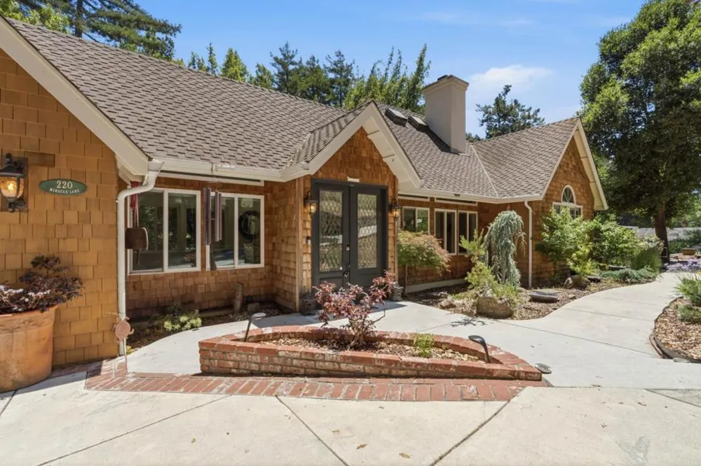 220 Miracle Lane Santa Cruz, CA 95060