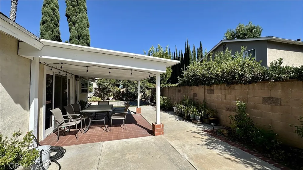 19318 Nashville Street Porter Ranch, CA 91326