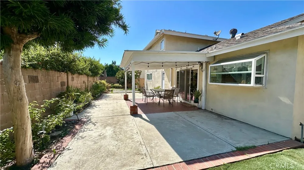 19318 Nashville Street Porter Ranch, CA 91326