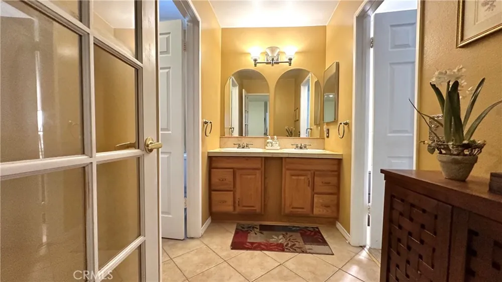 19318 Nashville Street Porter Ranch, CA 91326