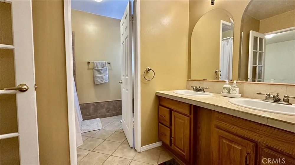 19318 Nashville Street Porter Ranch, CA 91326