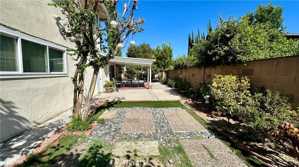 19318 Nashville Street Porter Ranch, CA 91326