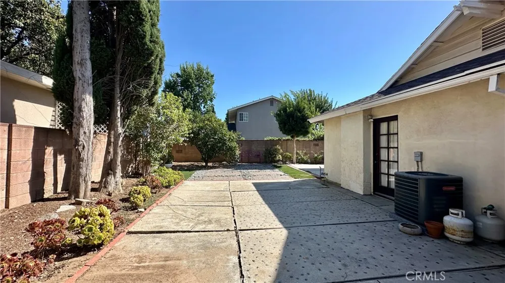 19318 Nashville Street Porter Ranch, CA 91326