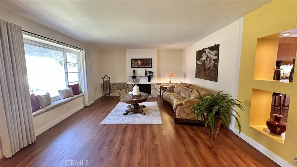 19318 Nashville Street Porter Ranch, CA 91326