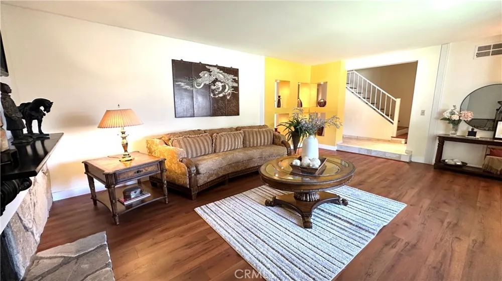 19318 Nashville Street Porter Ranch, CA 91326