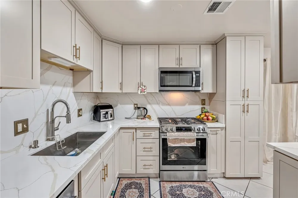 535 E Valencia Street Rialto, CA 92376