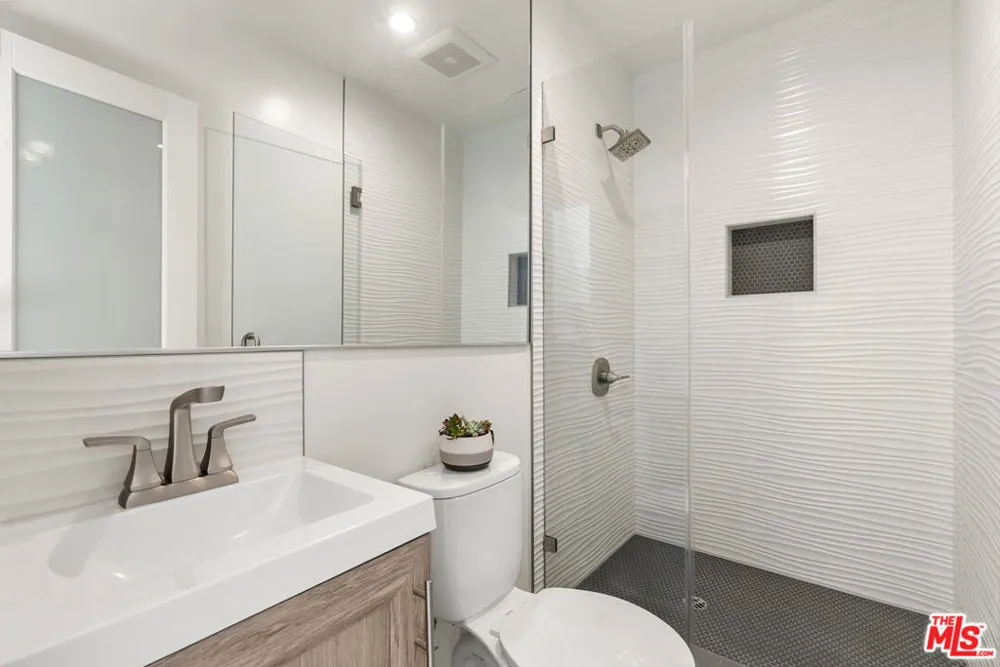 2435 3rd Street #1 Santa Monica, CA 90405