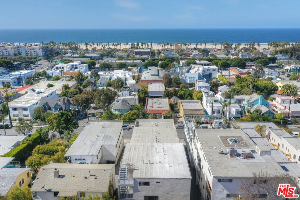 2435 3rd Street #1 Santa Monica, CA 90405