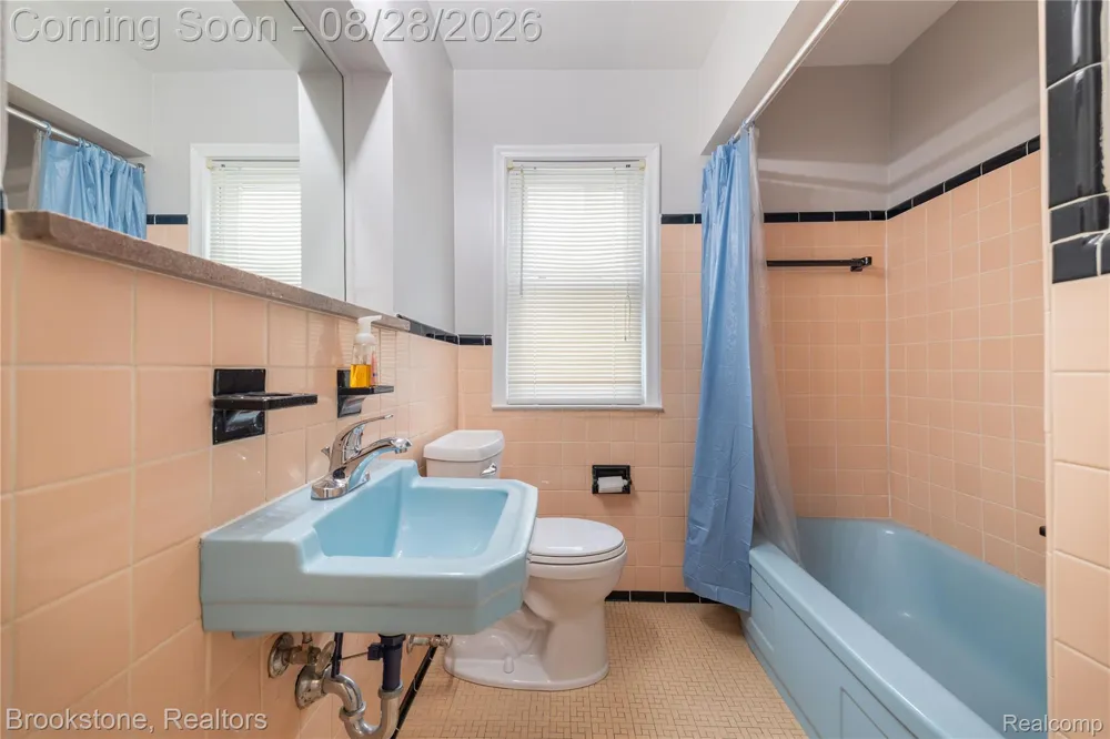 21320 Frazho Street St Clair Shores City, MI 48081