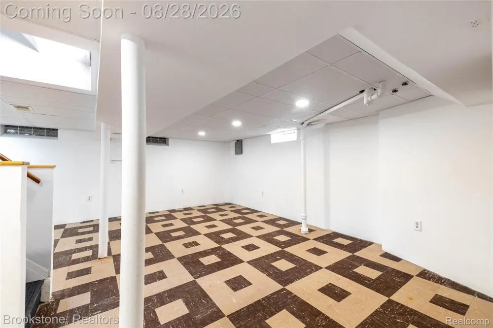 21320 Frazho Street St Clair Shores City, MI 48081