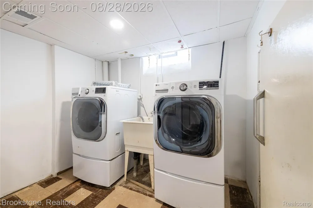21320 Frazho Street St Clair Shores City, MI 48081