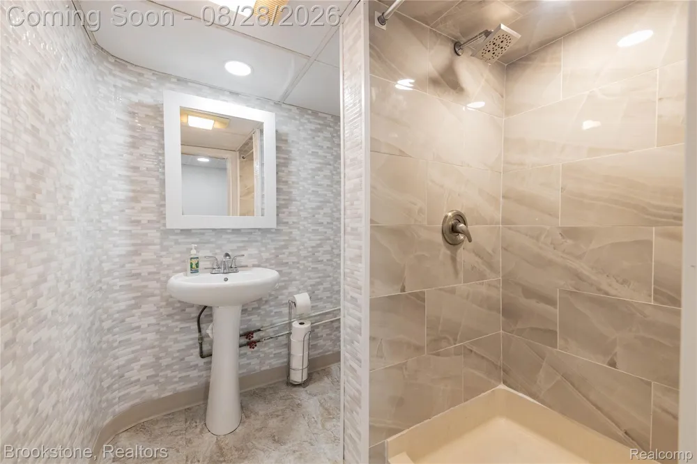21320 Frazho Street St Clair Shores City, MI 48081