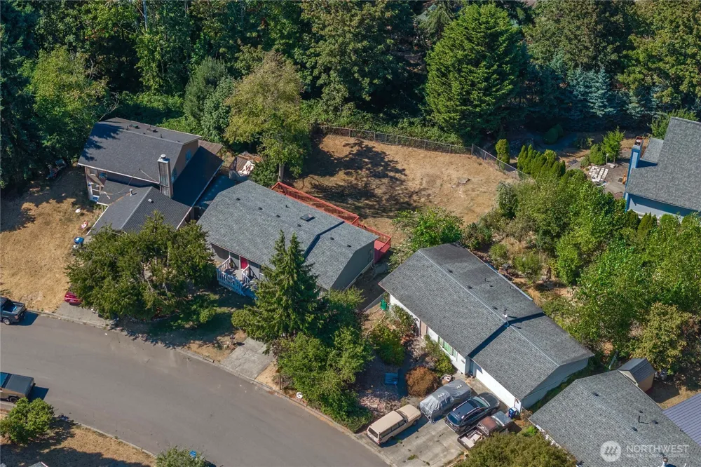 2002 S 280th Place Federal Way, WA 98003