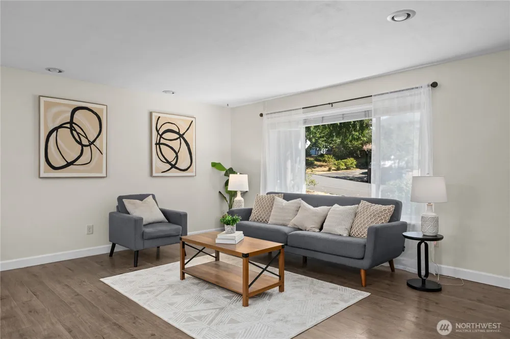 2002 S 280th Place Federal Way, WA 98003
