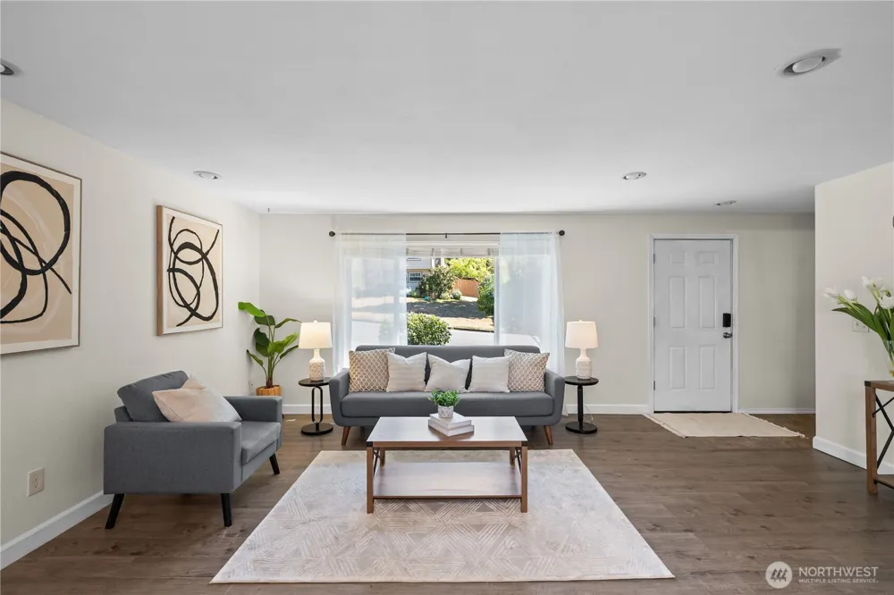 2002 S 280th Place Federal Way, WA 98003
