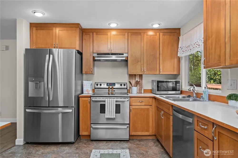 2002 S 280th Place Federal Way, WA 98003