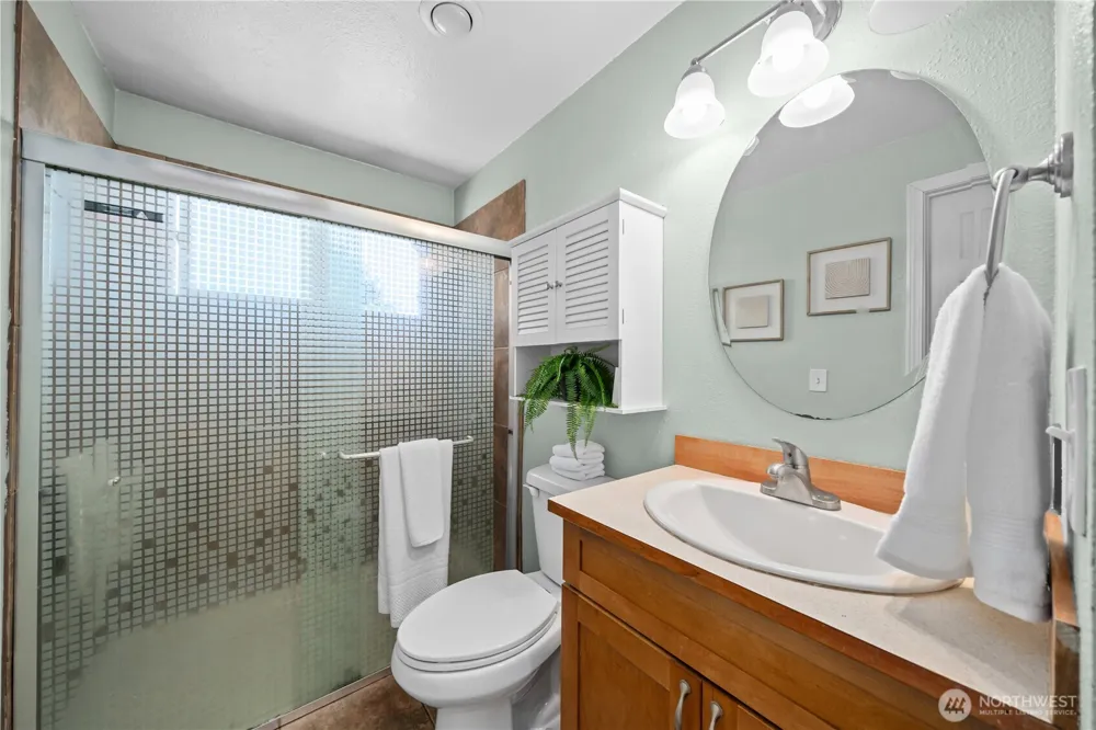 2002 S 280th Place Federal Way, WA 98003