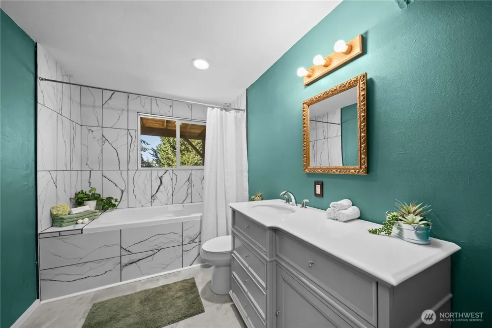 2002 S 280th Place Federal Way, WA 98003