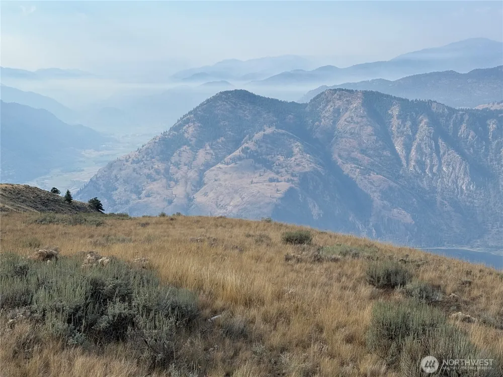 111 Off Log Camp rd Oroville, WA 98844