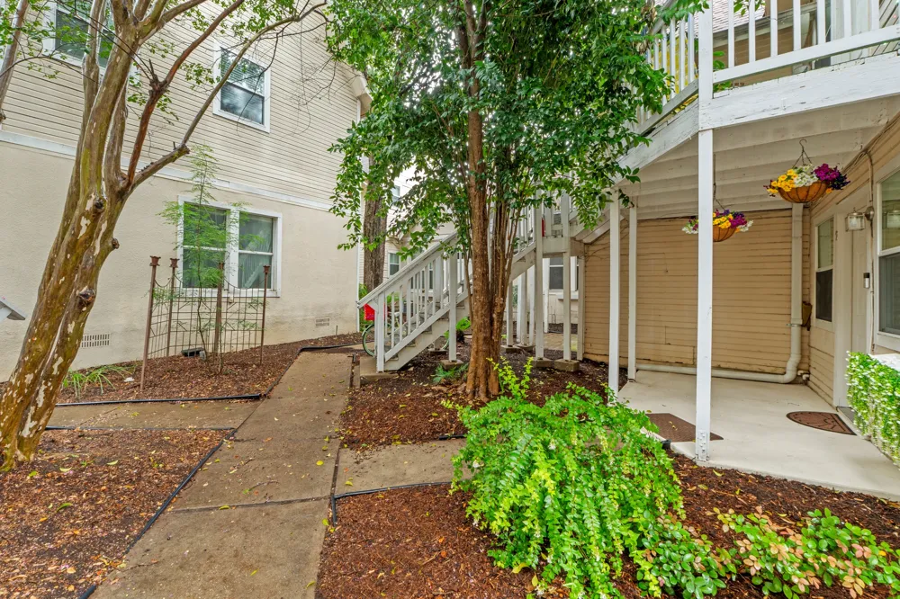 1110 W 22nd Street #2 Austin, TX 78705