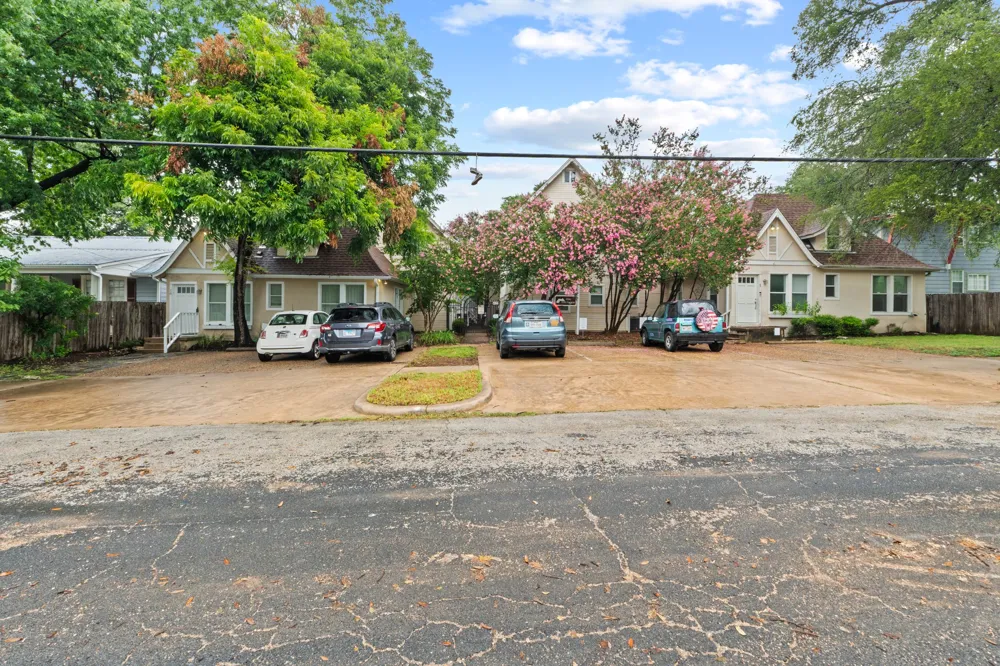 1110 W 22nd Street #2 Austin, TX 78705
