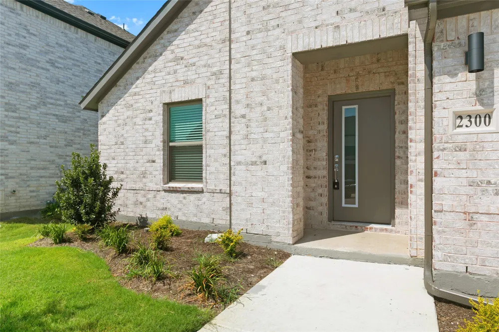 2300 Wind River Princeton, TX 75407