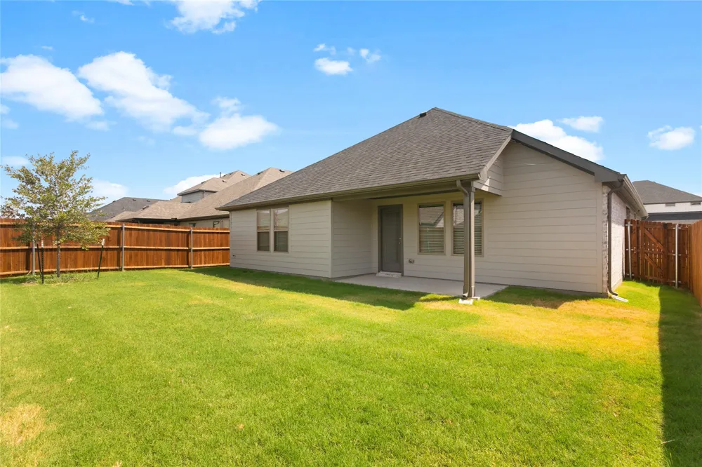 2300 Wind River Princeton, TX 75407