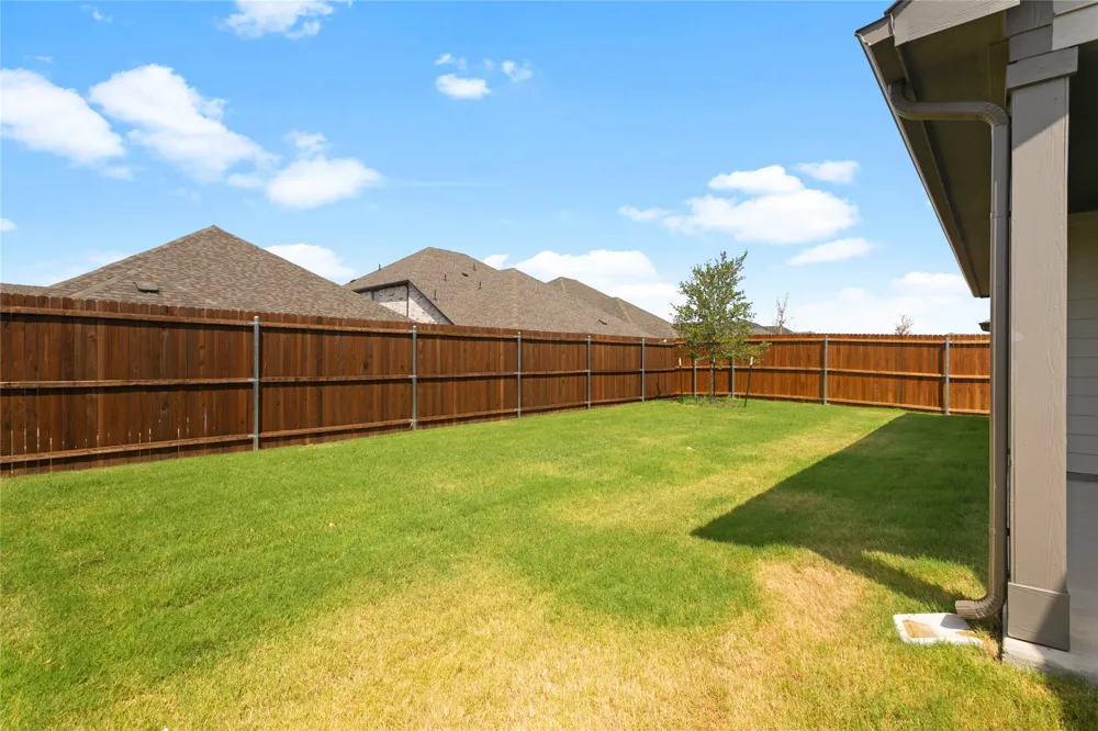 2300 Wind River Princeton, TX 75407