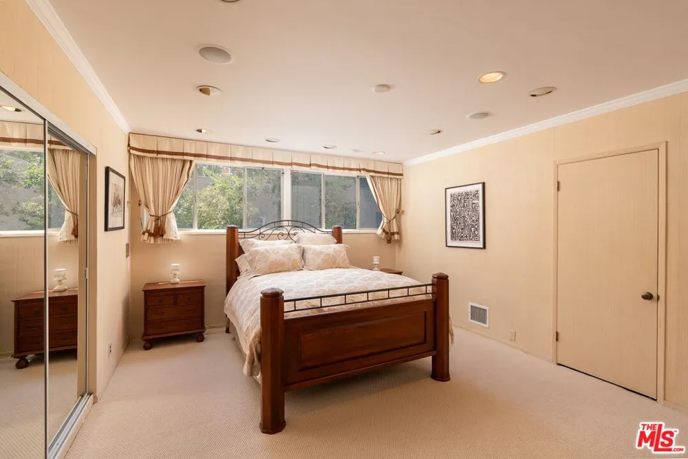 521 Rexford Drive Beverly Hills, CA 90210