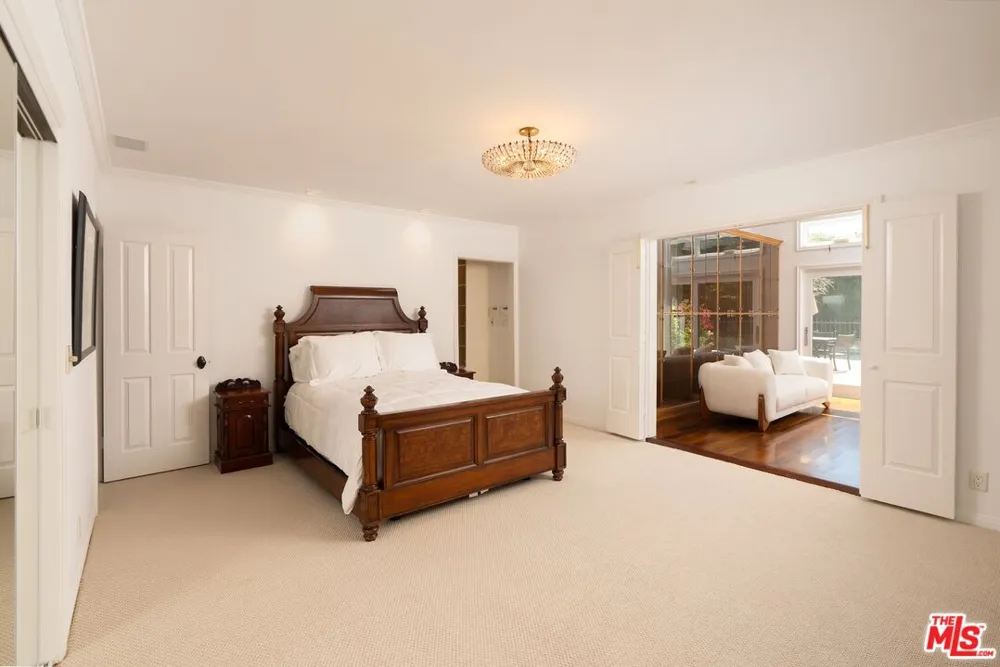 521 Rexford Drive Beverly Hills, CA 90210