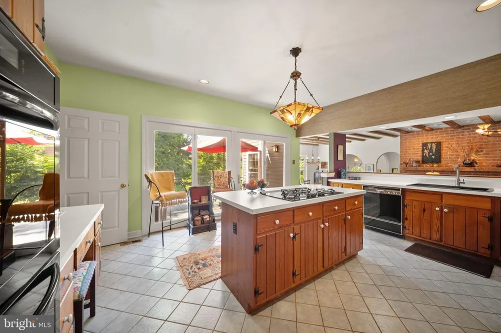 15584 SECOND STREET Waterford, VA 20197