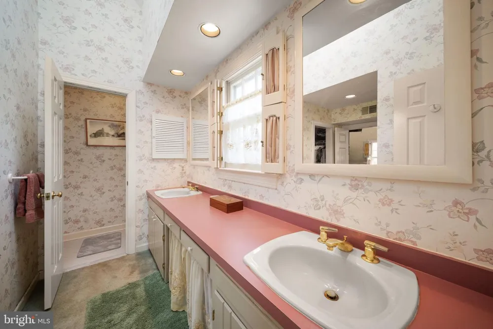 15584 SECOND STREET Waterford, VA 20197