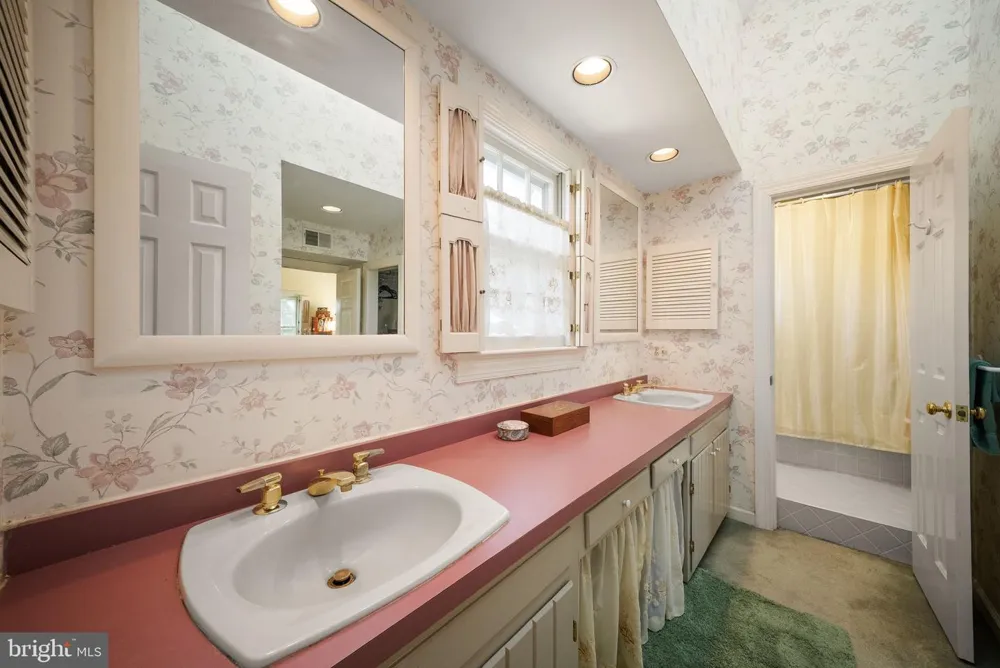 15584 SECOND STREET Waterford, VA 20197