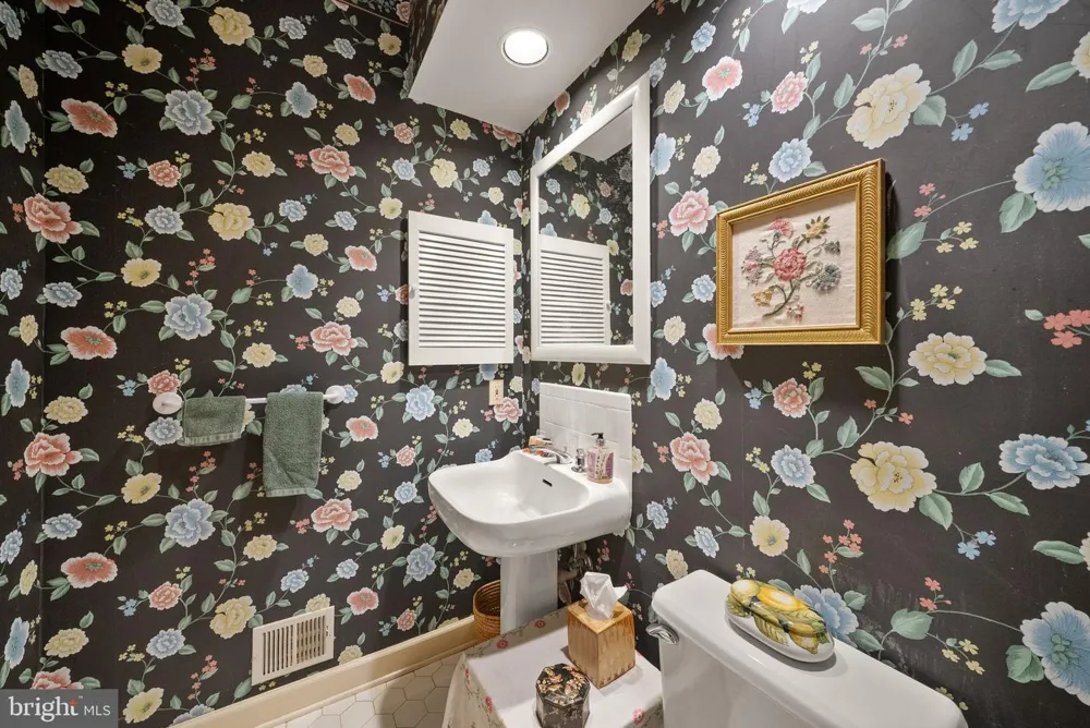 15584 SECOND STREET Waterford, VA 20197