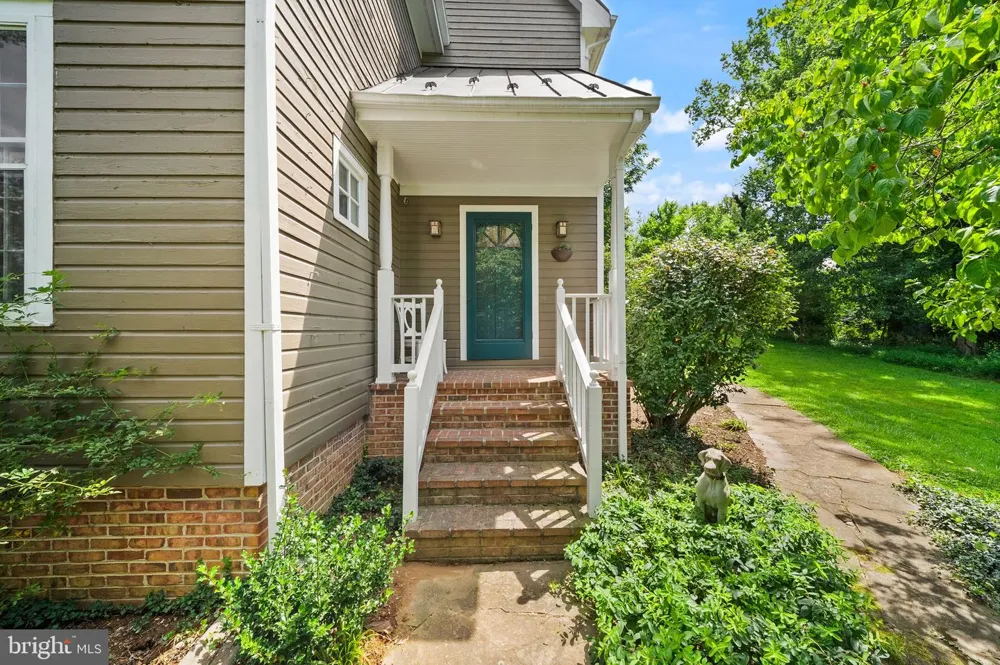 15584 SECOND STREET Waterford, VA 20197
