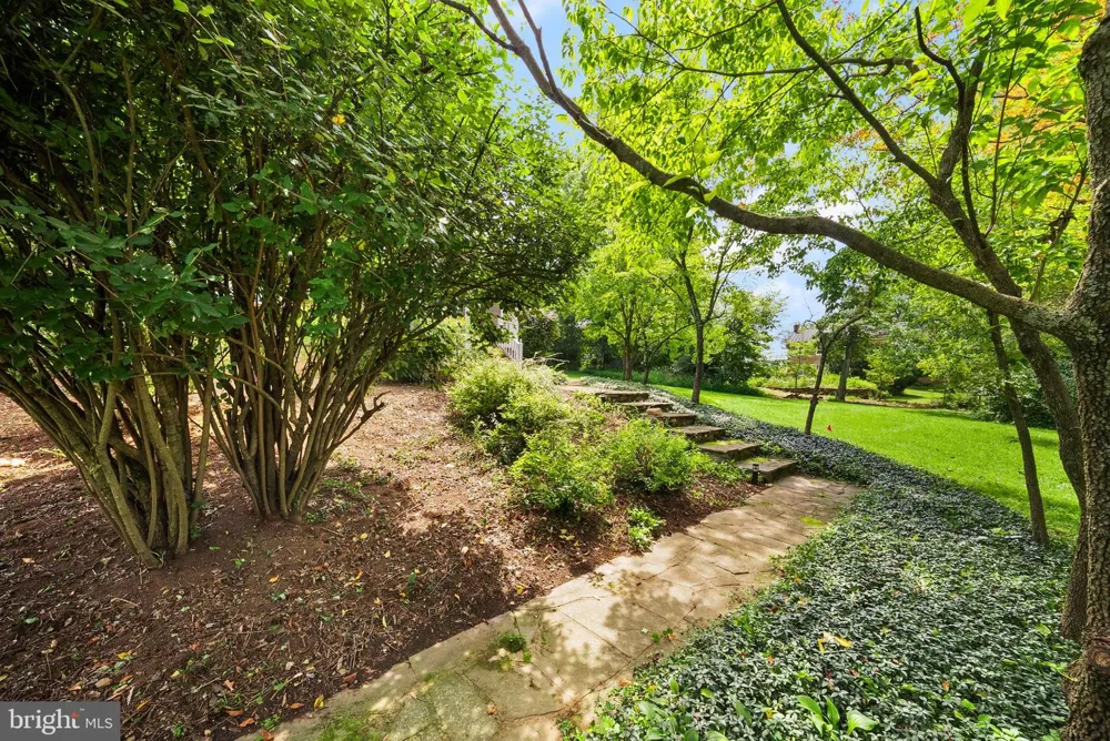 15584 SECOND STREET Waterford, VA 20197