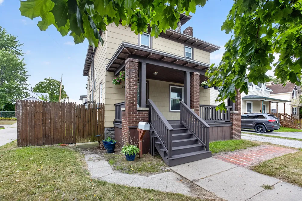 211 S Dean Street Bay City, MI 48706