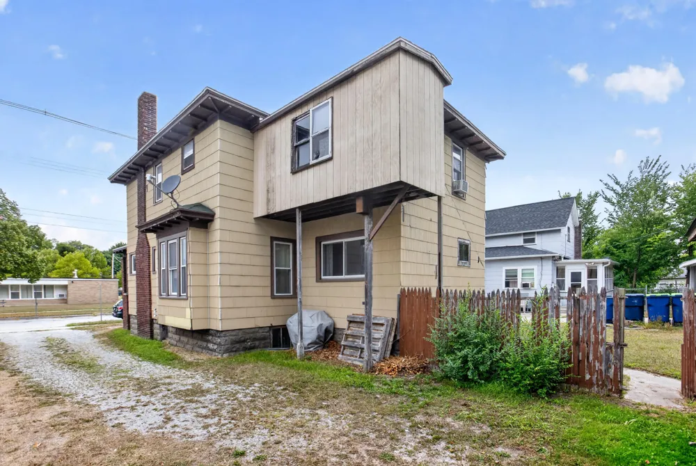 211 S Dean Street Bay City, MI 48706