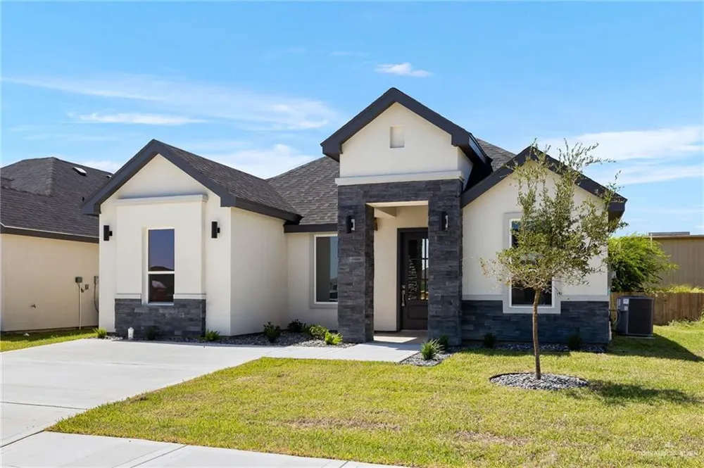 1112 E Acacia Drive San Juan, TX 78589