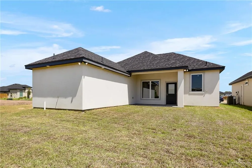 1112 E Acacia Drive San Juan, TX 78589