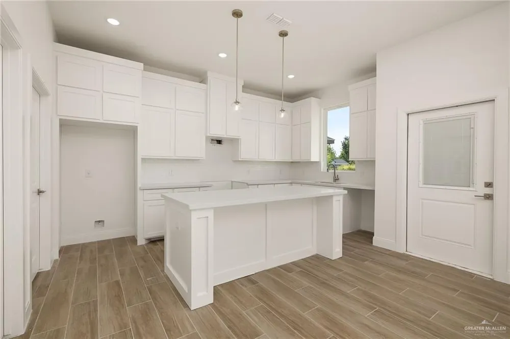 1112 E Acacia Drive San Juan, TX 78589