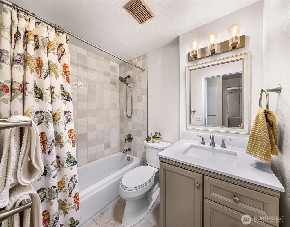 24131 104th Avenue W Edmonds, WA 98020