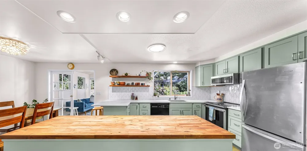 24131 104th Avenue W Edmonds, WA 98020